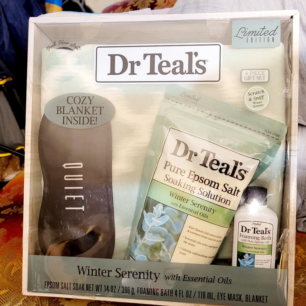 NIB DR TEALS 4PC SET LIMITED EDITION